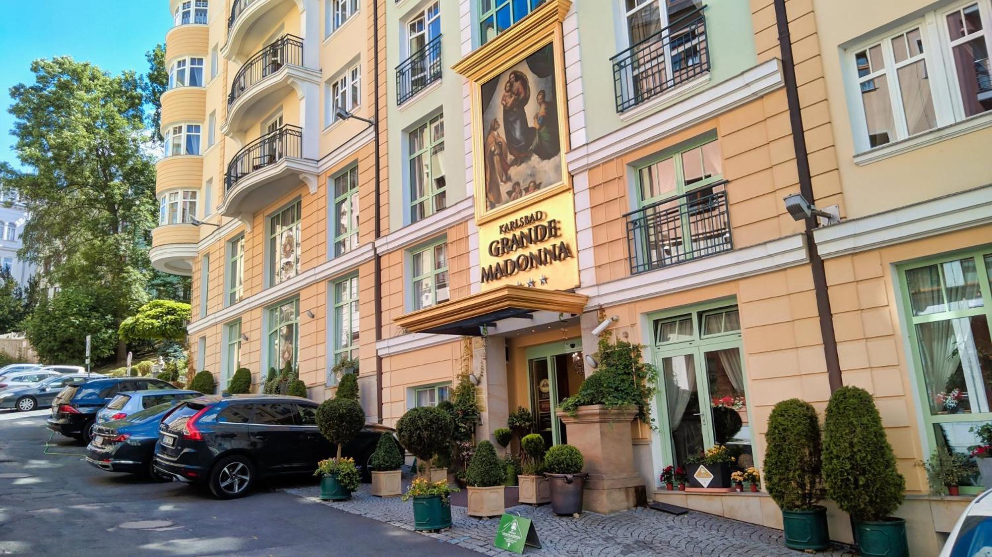 Karlsbad Grande Madonna Hotel Exterior foto